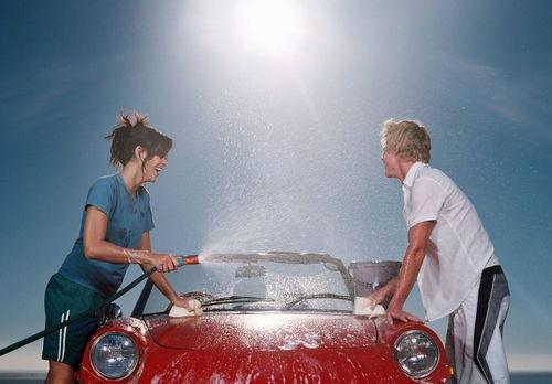 无水洗车网红视频,环保新潮流，一招轻松洗净爱车