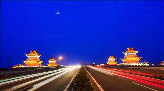 眉山头条夜景,光影交织下的城市风情画卷