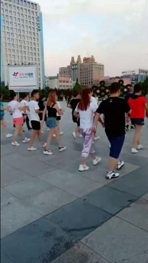 胖哥网红舞,火爆全网，引领潮流的舞蹈风尚